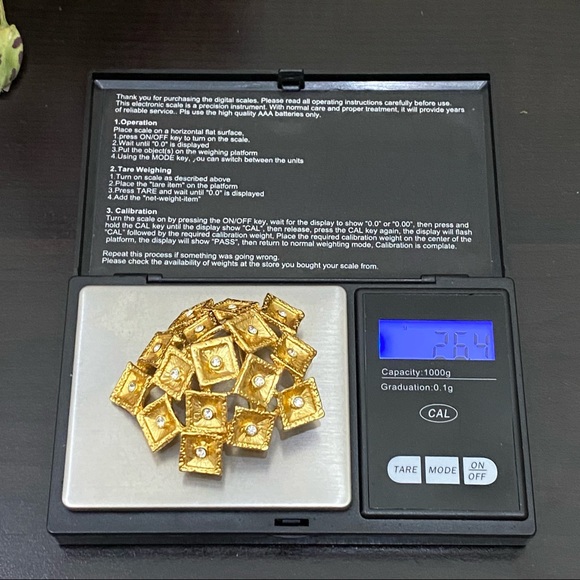 Vintage Unsigned Gold-tone Mini Squares Dome Rhinestone Brooch New (Old Stock) - Picture 2 of 9